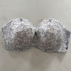 Victoria’s Secret Dream Angels Strapless Lace Push-Up Bra in White and Gray 38DD
